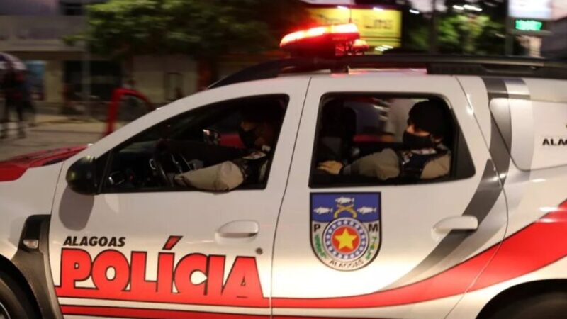 Pai embriagado agride a filha em AL