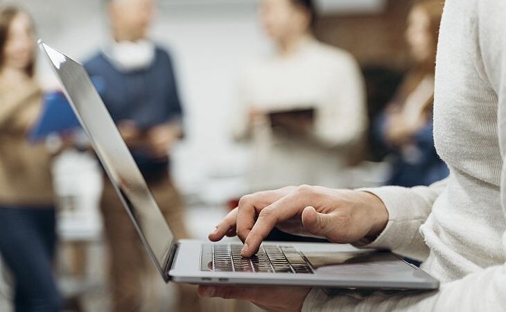 Emprega Jovem oferece 730 vagas em 13 cursos profissionalizantes