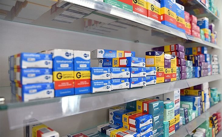 Antibióticos e remédios controlados: lei prevê campanhas sobre riscos da automedicação