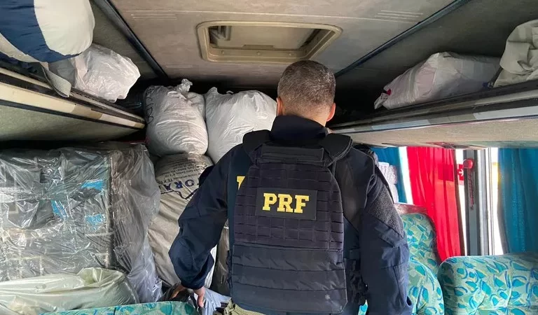 PRF apreende mercadorias que estavam sendo transportadas sem nota fiscal em AL
