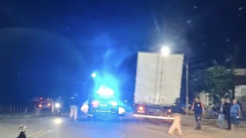 Carro colide com ambulância que conduzia paciente em Palmeira dos Índios