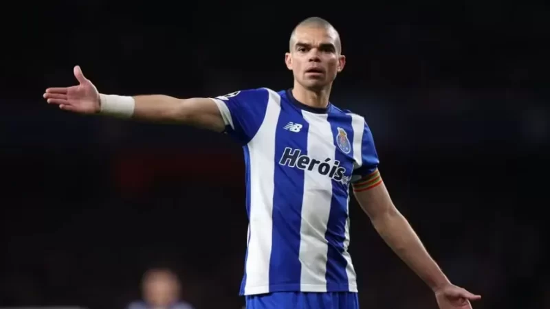 Pepe anuncia aposentadoria dos gramados aos 41 anos