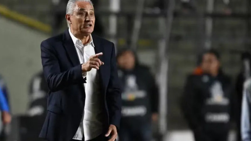 Tite passa mal por causa da altitude e é internado