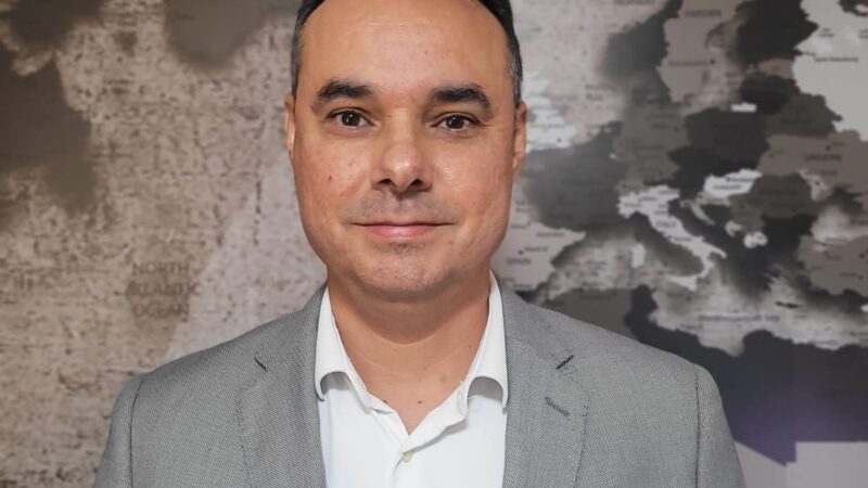 Fábio Lins publica livro que revela um Machado de Assis especialista em serviço público