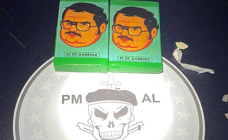 Homem é preso com 2 kg de cocaína em pacotes com a imagem do ‘Sr. Barriga’, em Alagoas