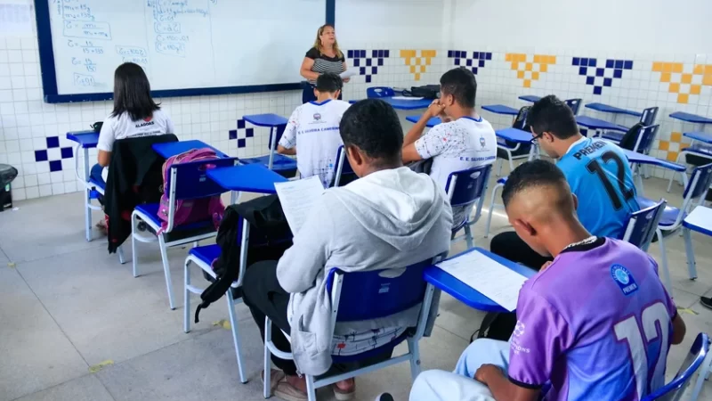 Olimpíada de educação financeira vai premiar alunos e escolas públicas em todo o país