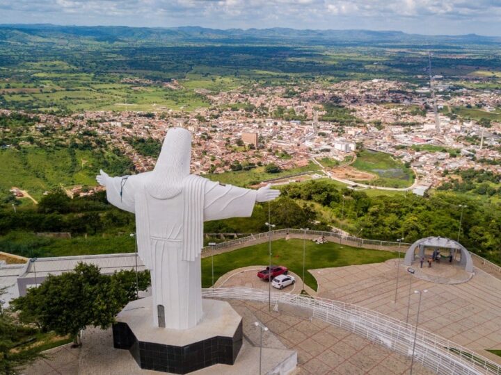 Homem furta celular e cartão de dono de restaurante e acaba preso em Palmeira dos Índios