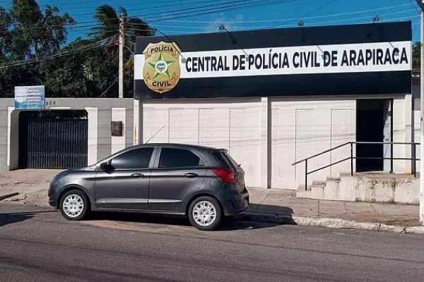 Filho é preso suspeito de esfaquear mãe e pai em Arapiraca