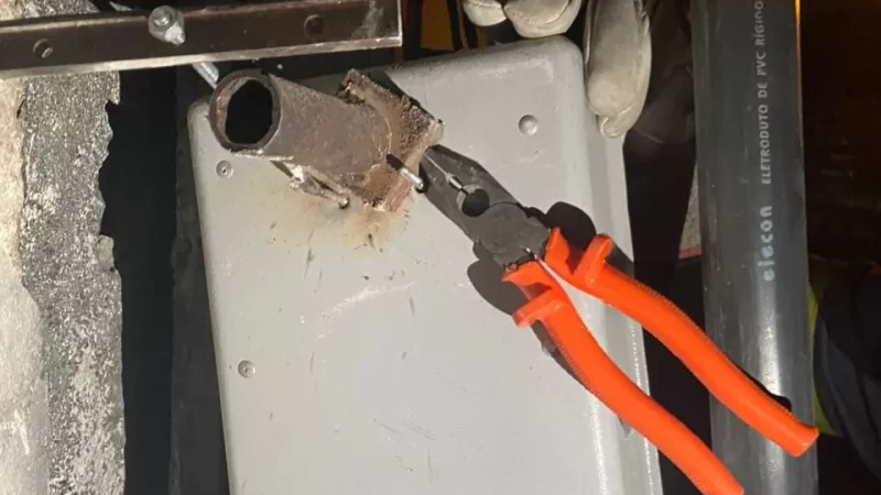 Empresa de reciclagem é autuada por furto de energia elétrica na Cidade Universitária