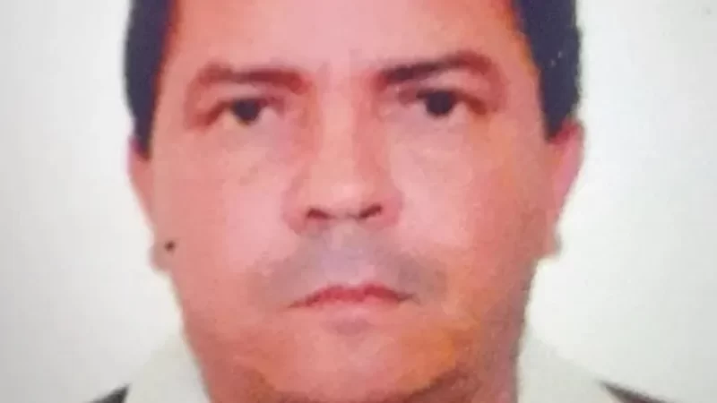 Professor de escolinha de futsal é encontrado morto dentro do banheiro de casa