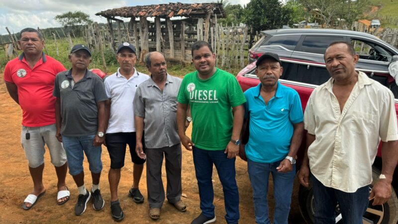 Madson Monteiro faz porta à porta na zona rural de Palmeira dos Índios