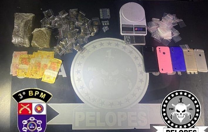 Homem, mulher e adolescente são levados à delegacia após flagrante de drogas em residência