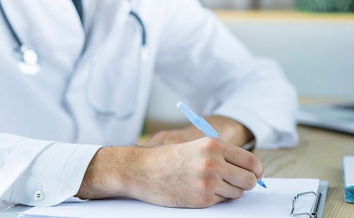 Plataforma para identificar atestado médico falso é lançada no Brasil; entenda como funciona
