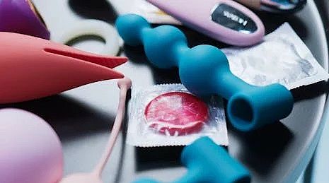 Uso frequente de brinquedos sexuais pode gerar dependência e impactar o sexo a dois