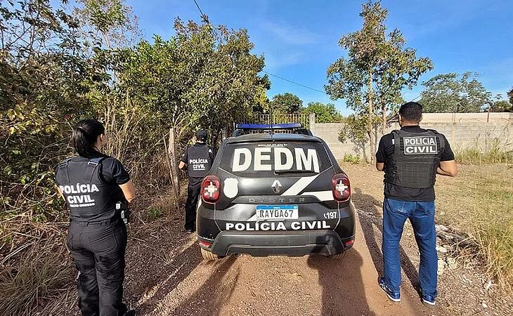 Homem é preso após assediar colega de trabalho com quem acreditava namorar