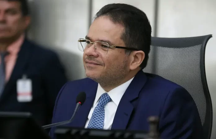 Essencial para futuros concursos, projeto da Mesa regulamenta cargos efetivos e institui teletrabalho na Assembleia Legislativa