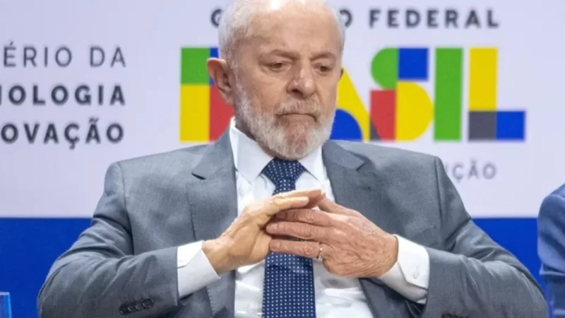 Após problema em avião, Lula pede orações antes de viajar à Rússia