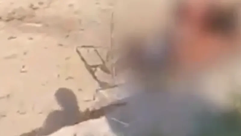 Casal é flagrado tendo relações sexual em público na orla