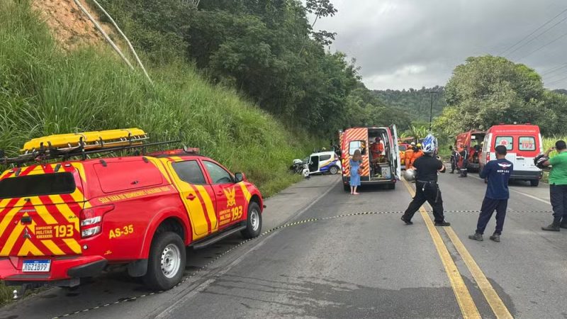 Acidente envolvendo caminhão, moto e carro de prefeitura deixa feridos na BR-316, no interior de AL