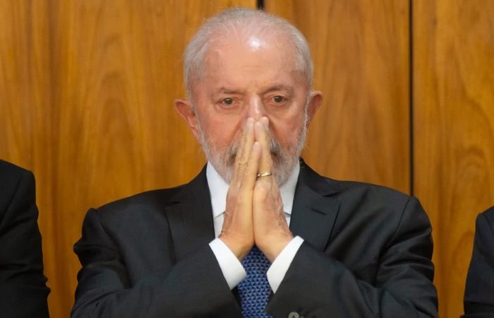 Lula cancela viagem à Rússia para os Brics após acidente doméstico
