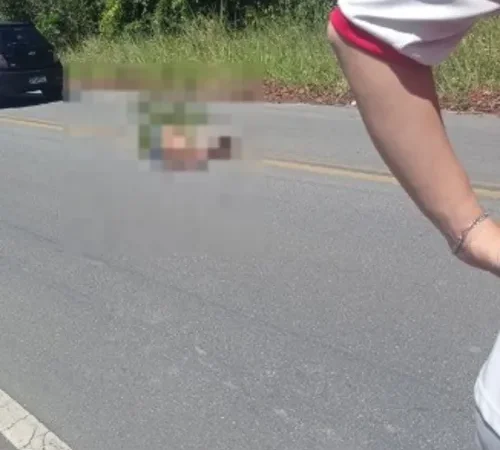 Um morre e outro fica ferido em colisão entre carro e moto em Coqueiro Seco