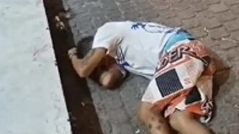 Homem com diversas passagens pela polícia é assassinado em frente à Associação Comercial