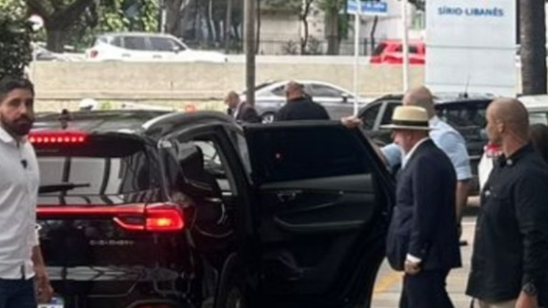 Lula se emociona após ter alta e diz que ficou “assustado”