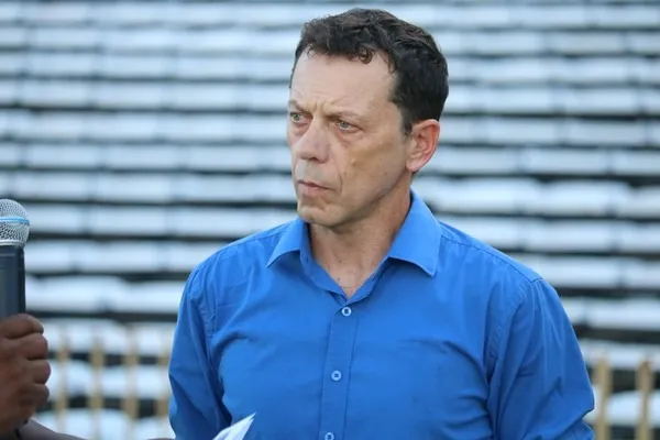 Técnico Fernando Tonet é dispensado do CSE após goleada