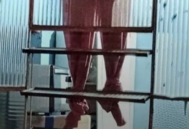 Vizinho confunde cortina amarrada com corpo pendurado e aciona o Corpo de Bombeiros