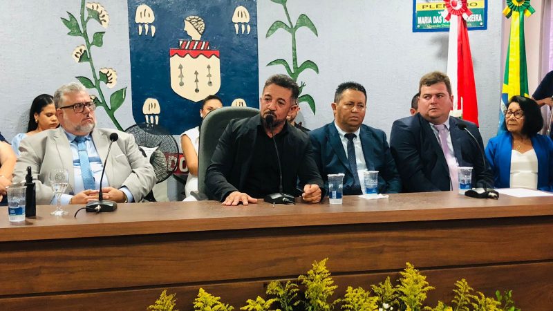 Emílio Ferro é reconduzido à presidência da Câmara de Minador do Negrão com ampla maioria