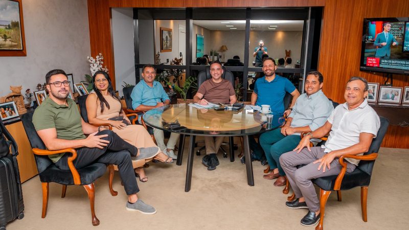 Prefeito Didi Lopes se reúne com o governador Paulo Dantas para discutir melhorias para Tanque d’Arca