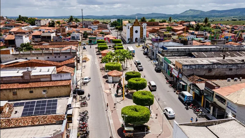 Homem agride ex-companheira com pedaço de madeira e danifica moto da vítima em Girau