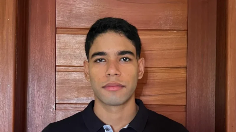 Ex-aluno de escola pública passa em 4 cursos de Medicina