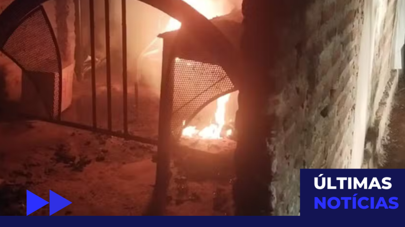 Homem de 56 anos por agredir a companheira,e atear fogo na casa onde eles viviam.