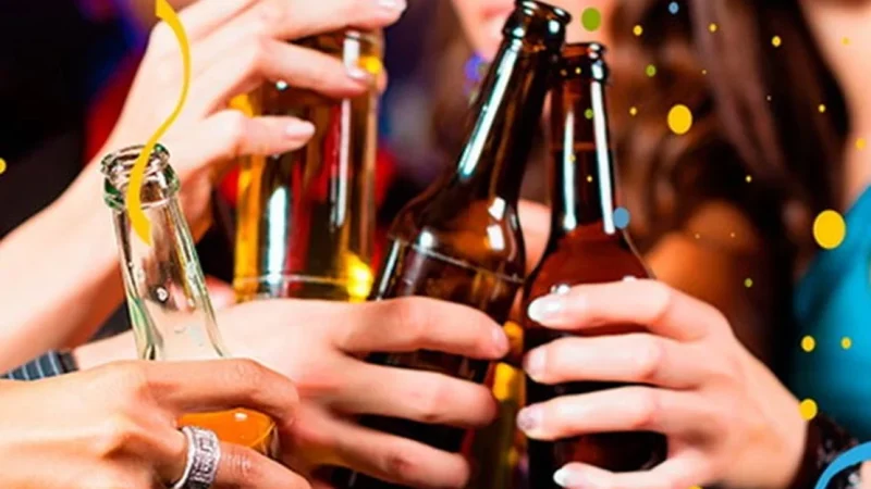 Consumo excessivo de álcool pode prejudicar a saúde durante o carnaval