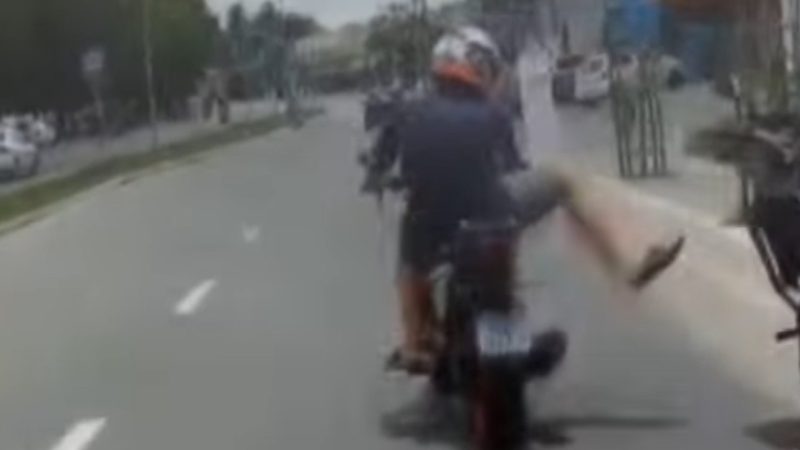 Homem ameaça agente de fiscalização de trânsito após ser flagrado pilotando moto com chinelos em Maceió