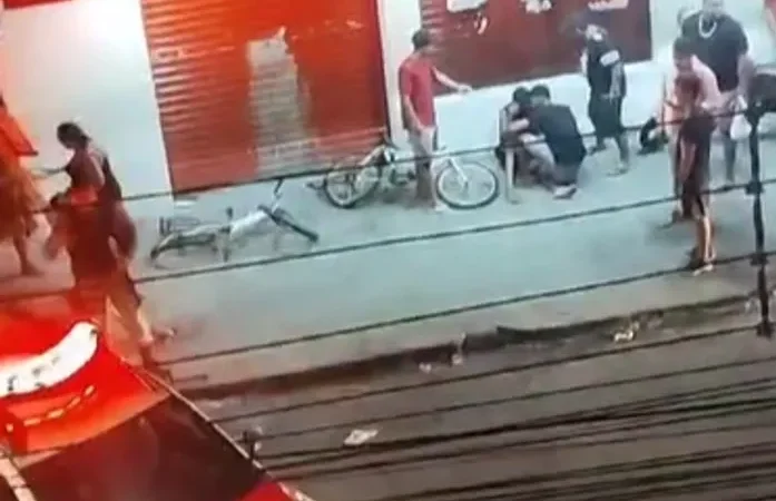 Viatura da PM perde controle e deixa três feridos após acidente no Jacintinho