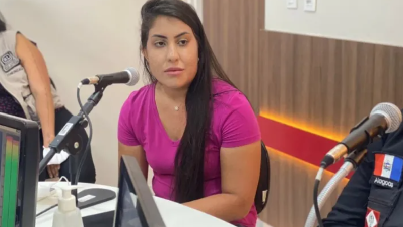 Deputada Gabi se posta entre Carlos Gonçalves e Gilberto Gonçalves para tentar salvar aliança