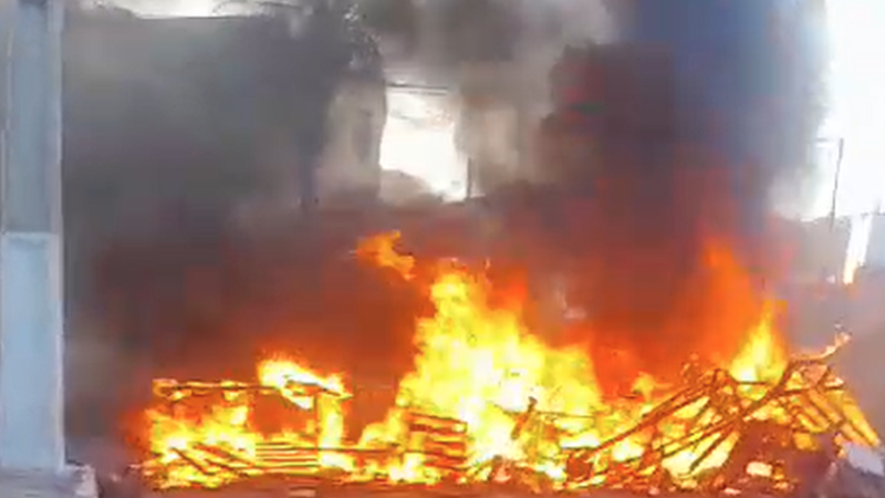 Três pessoas ficam feridas após troca de tiros entre PM e suspeitos no Benedito Bentes