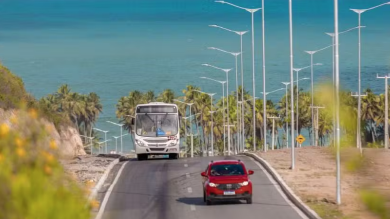 Motorista embriagado atropela casal, foge e é encontrado dormindo dentro do carro em Maceió; mulher morreu