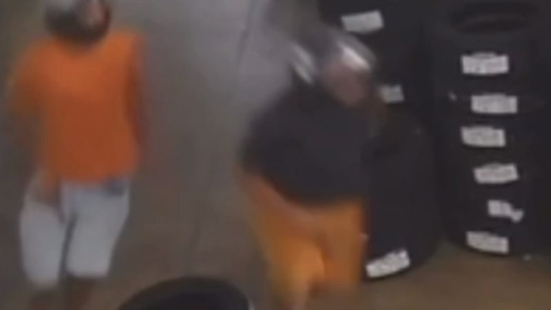 Polícia divulga imagens de dupla que matou homem dentro de oficina em Arapiraca