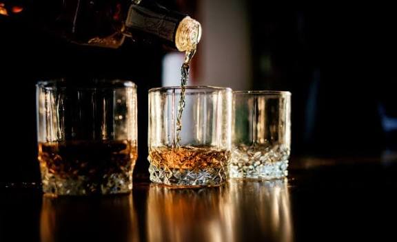 Mulher internada com suspeita de intoxicação por metanol recebe alta médica em Maceió