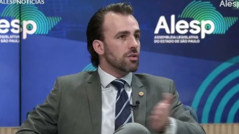 Deputado Lucas Bove é acusado de abuso, ameaças e controle sobre Cíntia Chagas