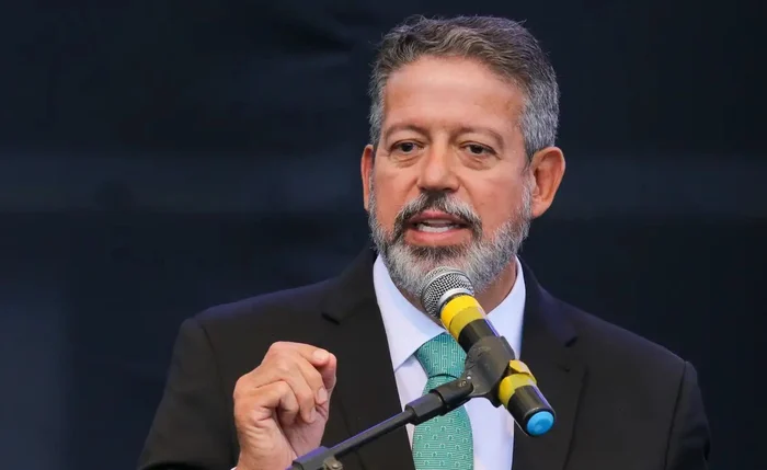 Lira preserva núcleo da reforma do IR e incorpora apenas três emendas