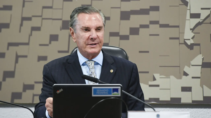 Moraes manda Collor explicar tornozeleira desligada e ameaça prisão