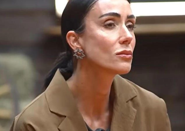 Michelle Barros esclarece estado civil após deixar A Fazenda 17