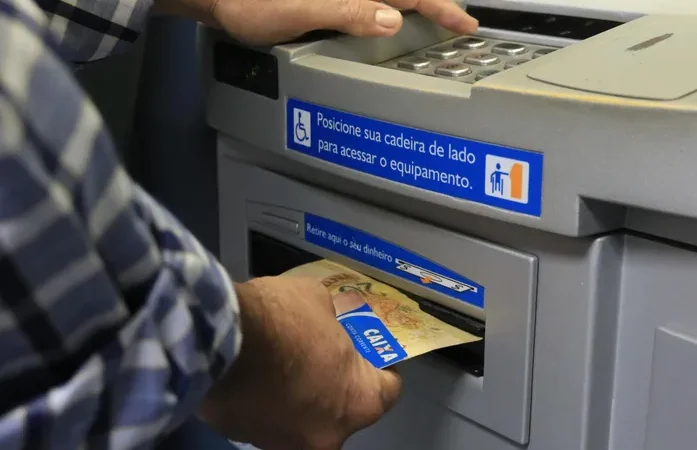 Dinheiro na conta? Governo de AL paga salário de novembro antecipado aos servidores nesta sexta (28)