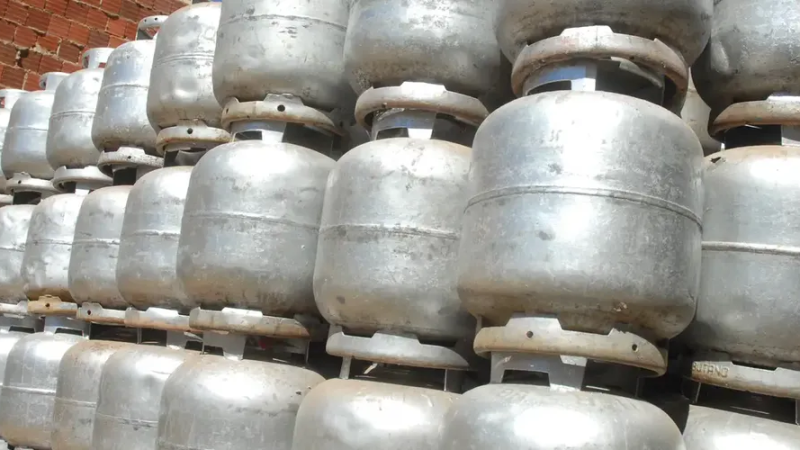 Gás gratuito chega a 1 milhão de famílias a partir de segunda-feira