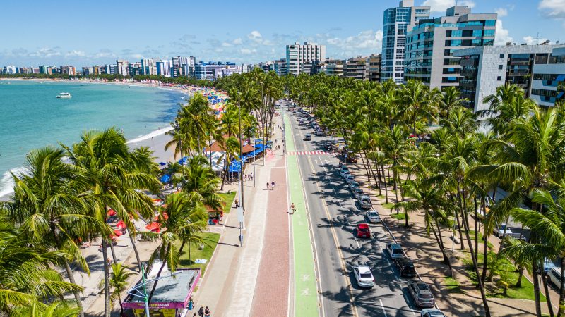 Maceió assume liderança de ranking e é o destino mais procurado da Azul Viagens