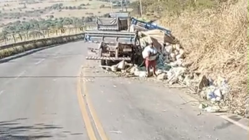 Caminhão perde freios na Serra das Espias e motorista se salva após manobra arriscada